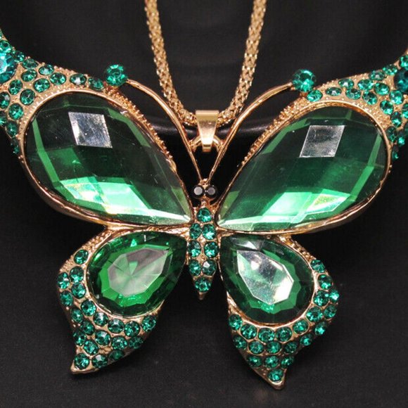 Sparkly Emerald CRYSTAL & Rhinestone BUTTERFLY Pendant Necklace - Picture 2 of 6